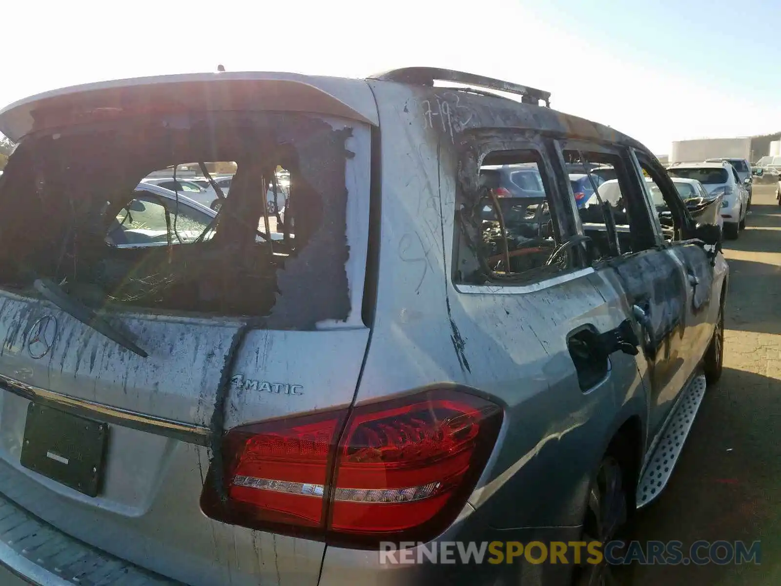 9 Photograph of a damaged car 4JGDF6EEXKB198886 MERCEDES-BENZ GLS 450 4M 2019