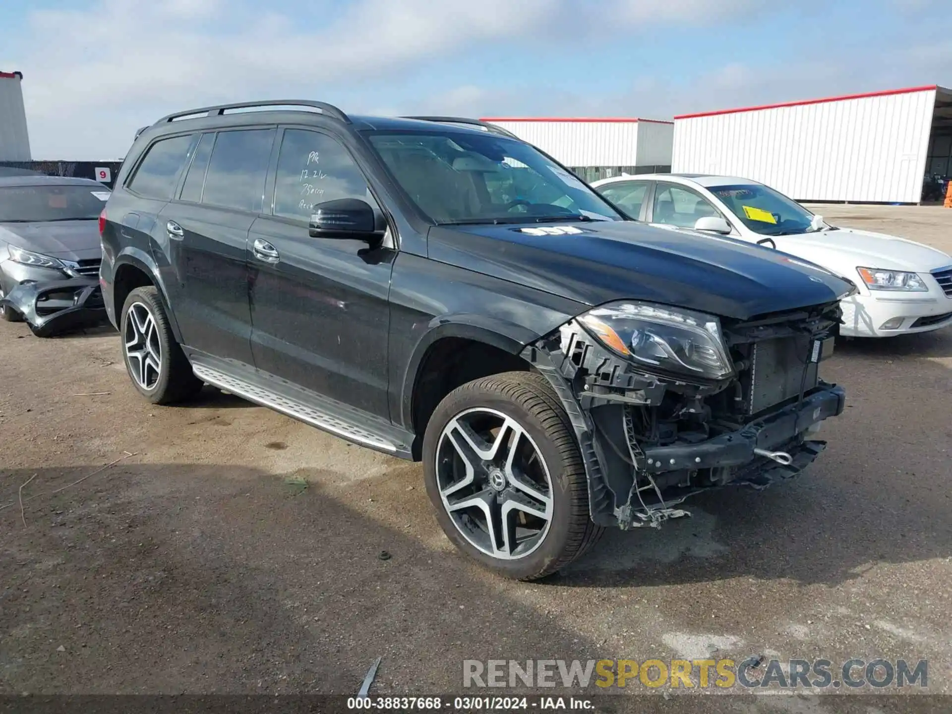 1 Photograph of a damaged car 4JGDF7DE1KB185628 MERCEDES-BENZ GLS 550 2019