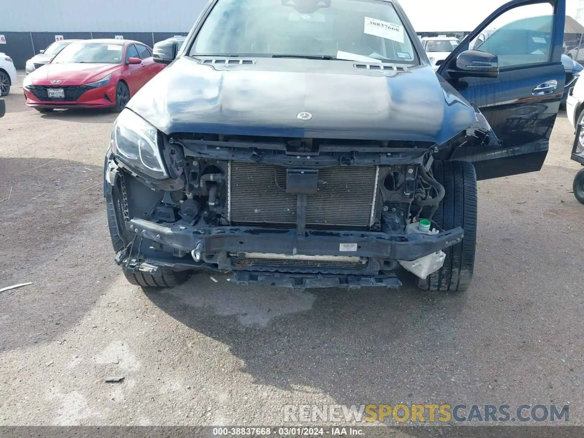 6 Photograph of a damaged car 4JGDF7DE1KB185628 MERCEDES-BENZ GLS 550 2019