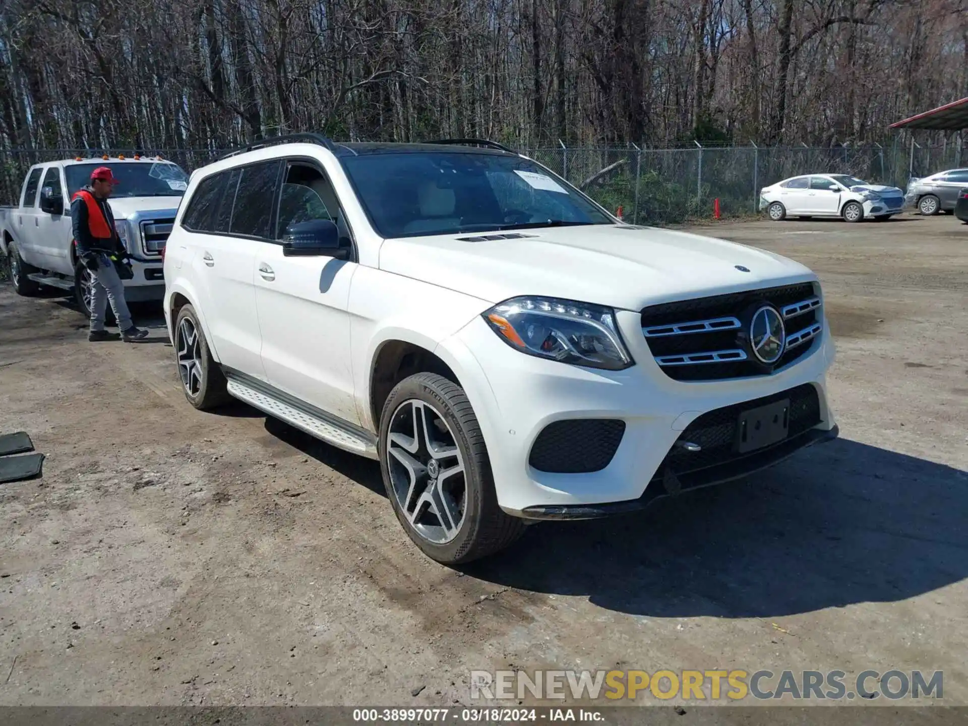 1 Photograph of a damaged car 4JGDF7DE6KB195605 MERCEDES-BENZ GLS 550 2019