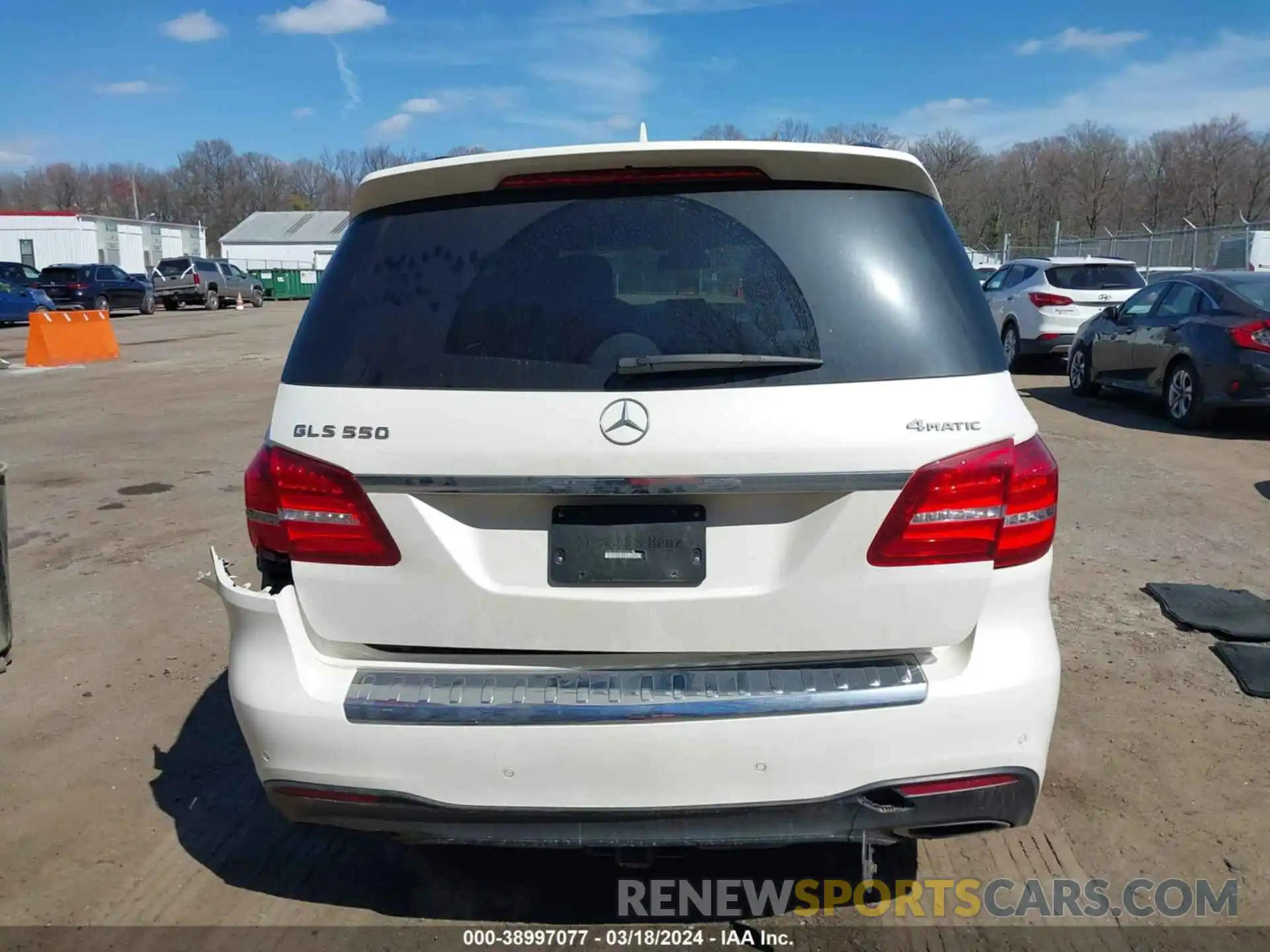 17 Photograph of a damaged car 4JGDF7DE6KB195605 MERCEDES-BENZ GLS 550 2019