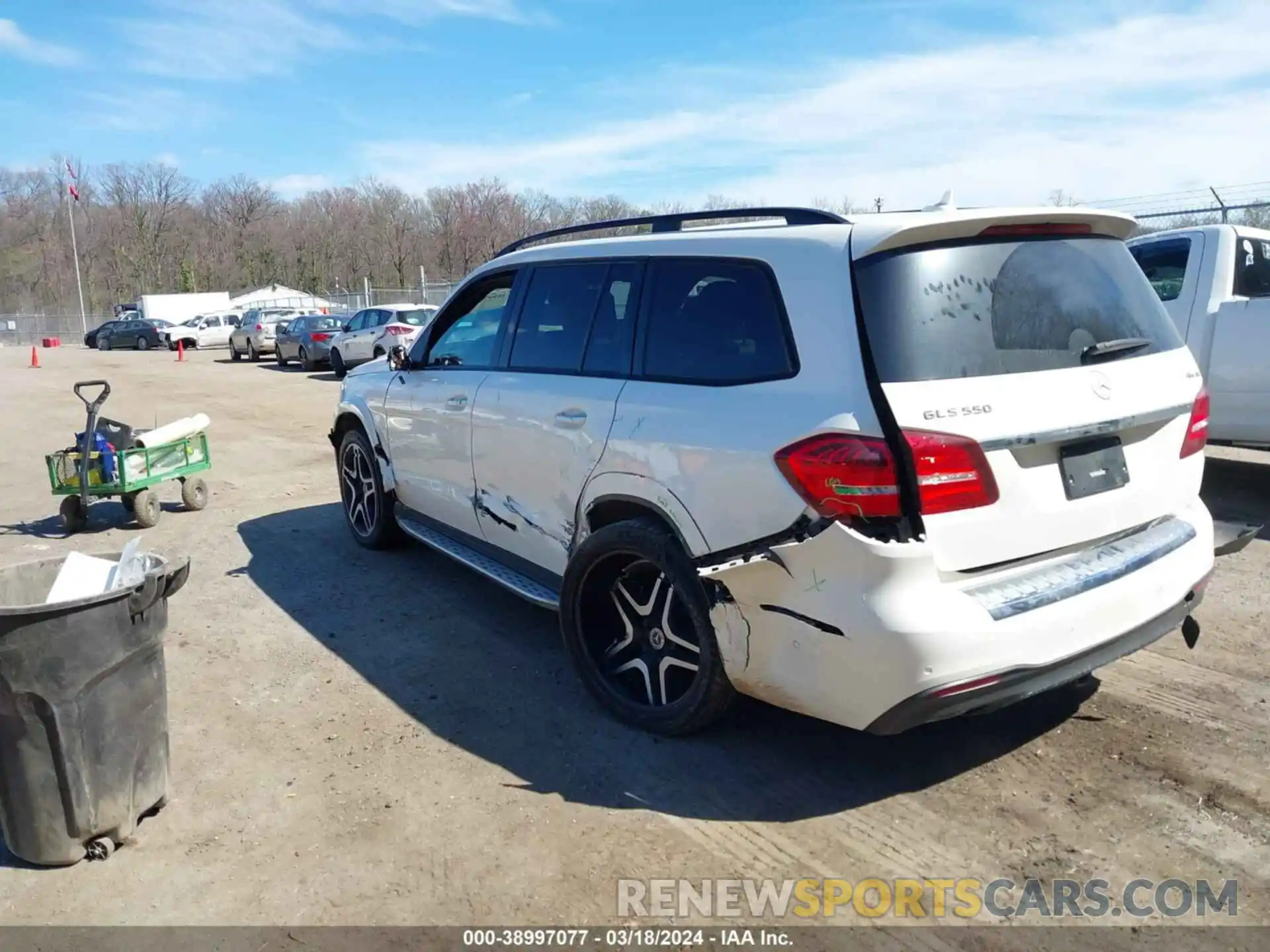 3 Photograph of a damaged car 4JGDF7DE6KB195605 MERCEDES-BENZ GLS 550 2019