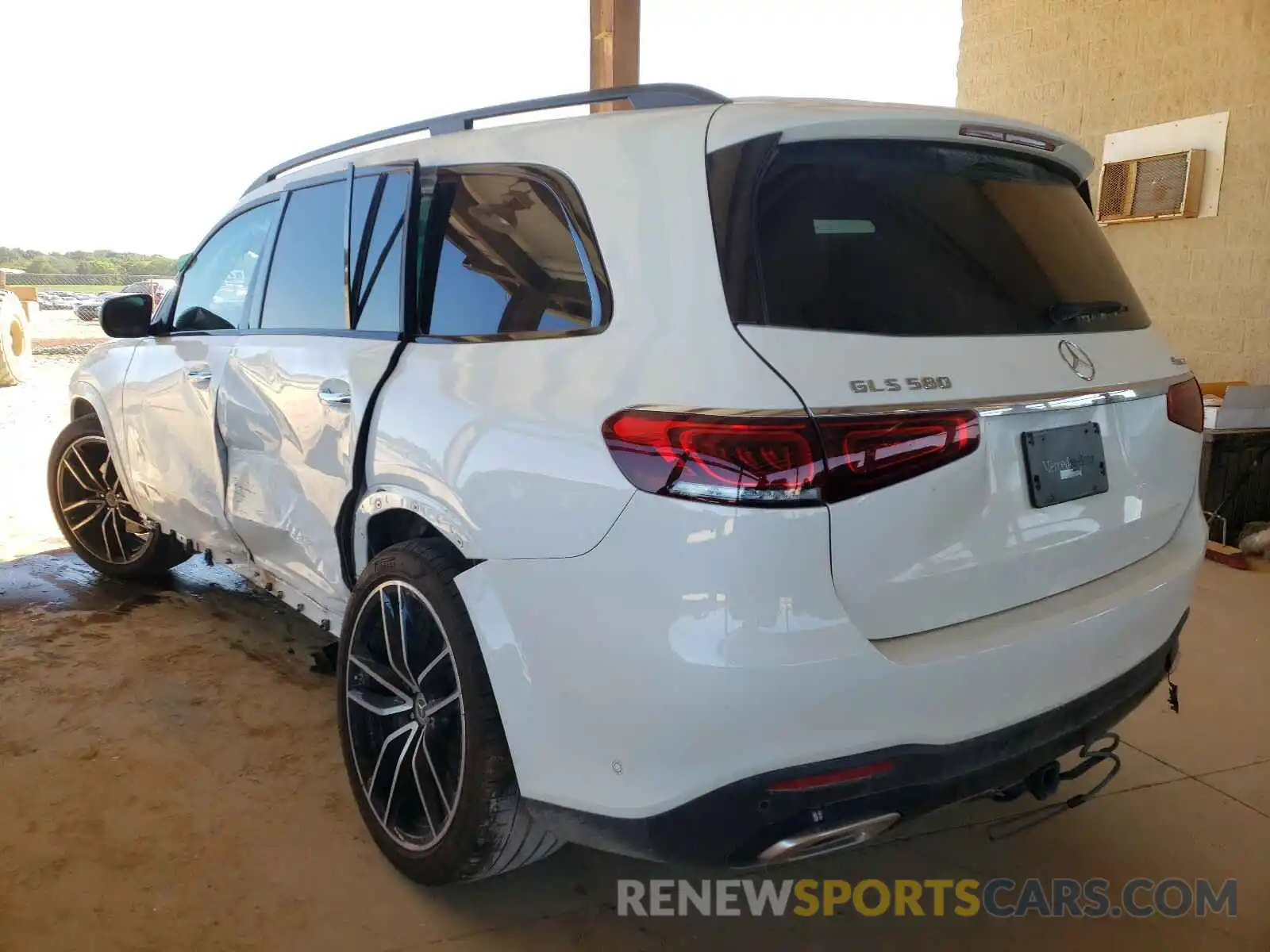 3 Photograph of a damaged car 4JGFF8GE6LA207074 MERCEDES-BENZ GLS 580 4M 2020