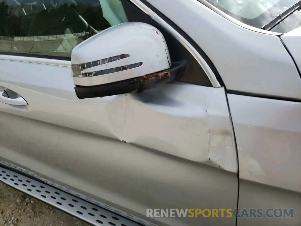 9 Photograph of a damaged car 4JGDF6EE0KB236271 MERCEDES-BENZ GLS-CLASS 2019