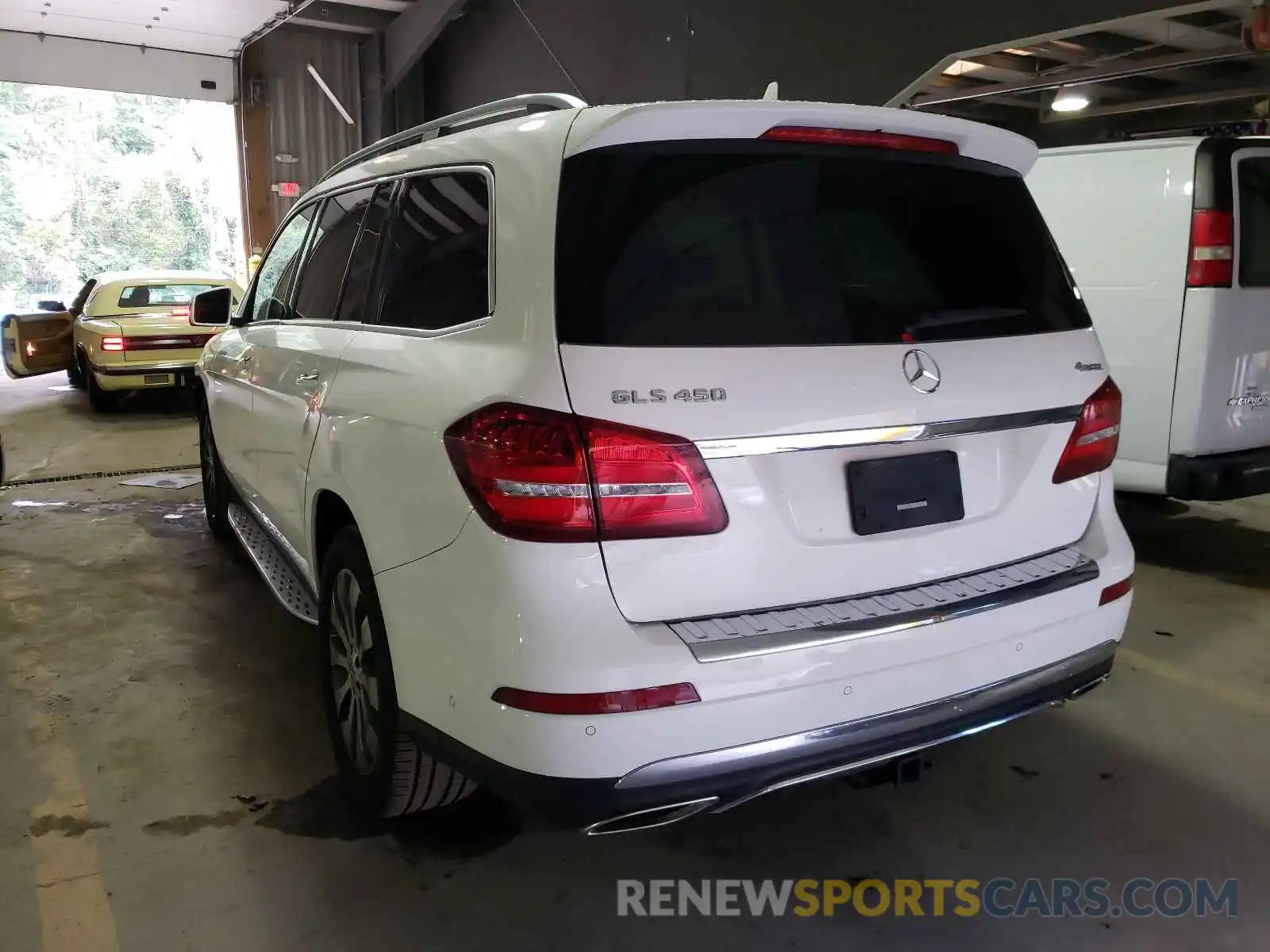 3 Photograph of a damaged car 4JGDF6EE0KB241101 MERCEDES-BENZ GLS-CLASS 2019