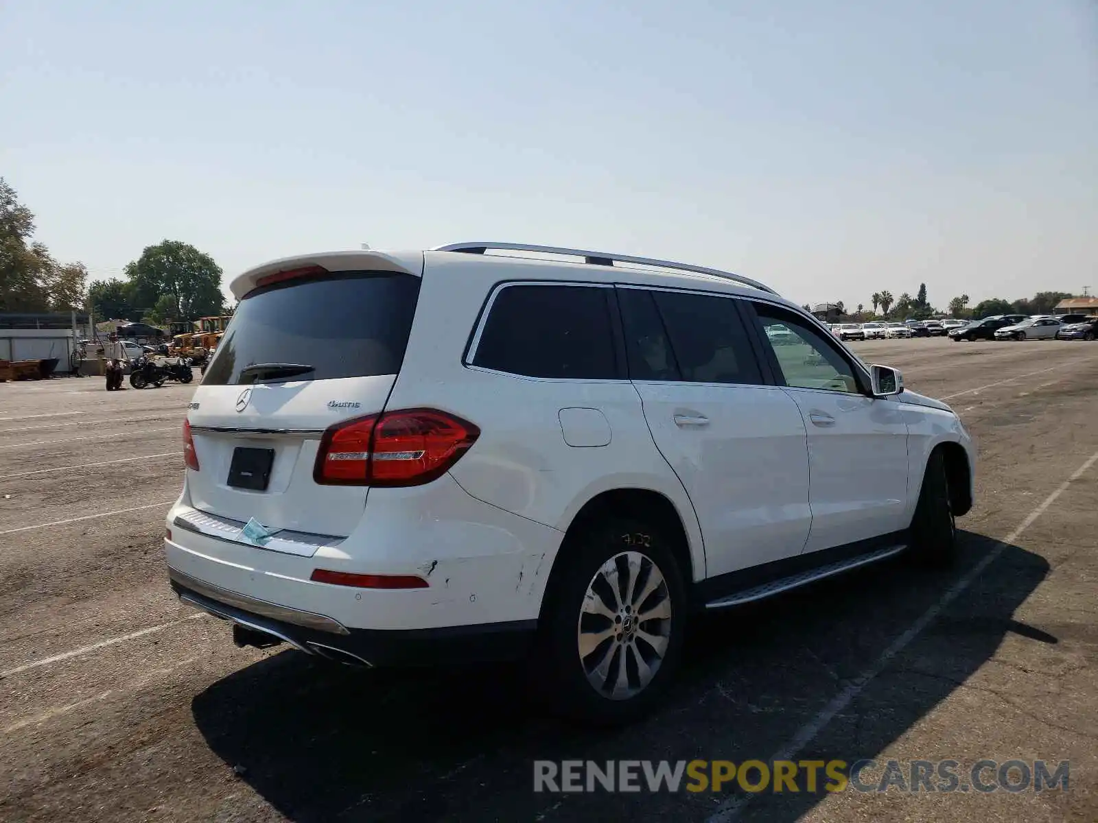 4 Photograph of a damaged car 4JGDF6EE1KB205420 MERCEDES-BENZ GLS-CLASS 2019