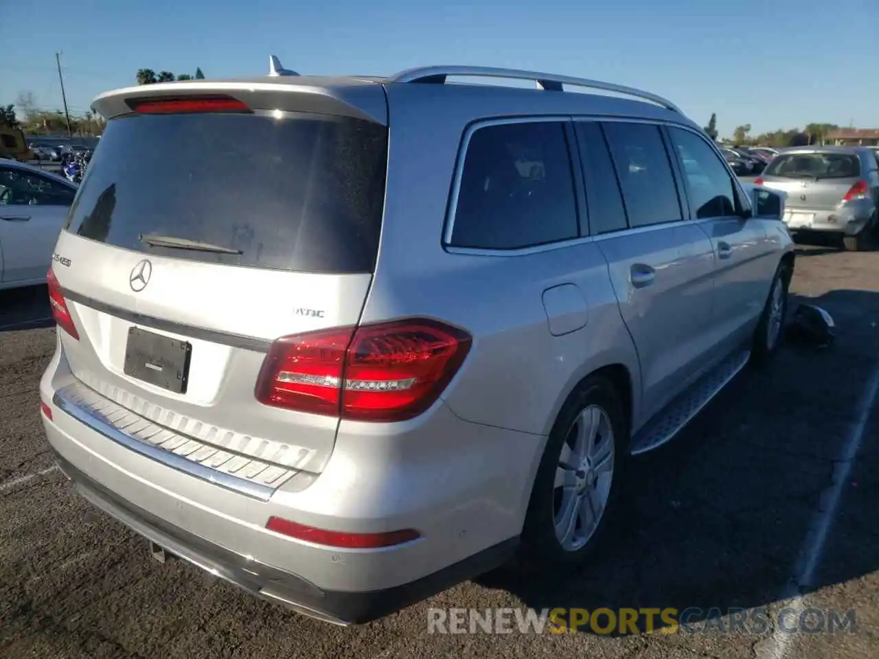 4 Photograph of a damaged car 4JGDF6EE1KB221634 MERCEDES-BENZ GLS-CLASS 2019