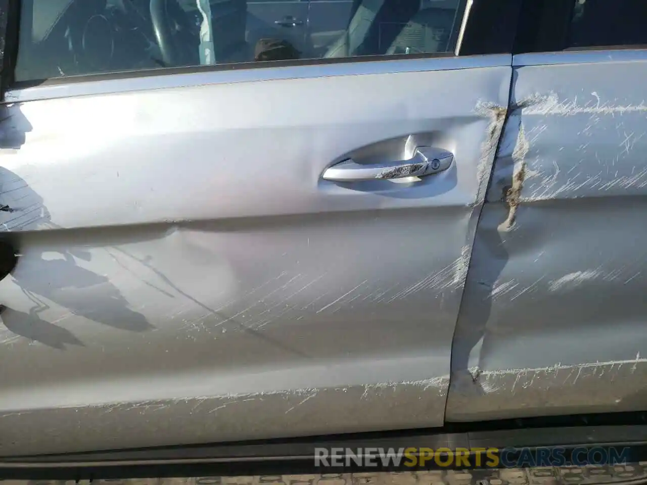 10 Photograph of a damaged car 4JGDF6EE1KB231287 MERCEDES-BENZ GLS-CLASS 2019