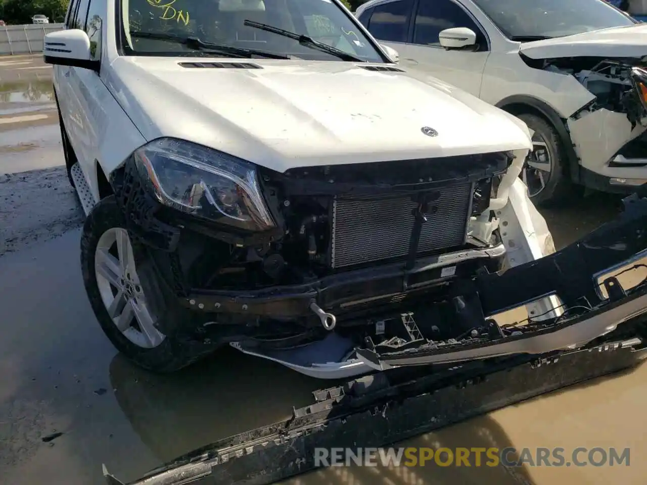 9 Photograph of a damaged car 4JGDF6EE1KB232195 MERCEDES-BENZ GLS-CLASS 2019