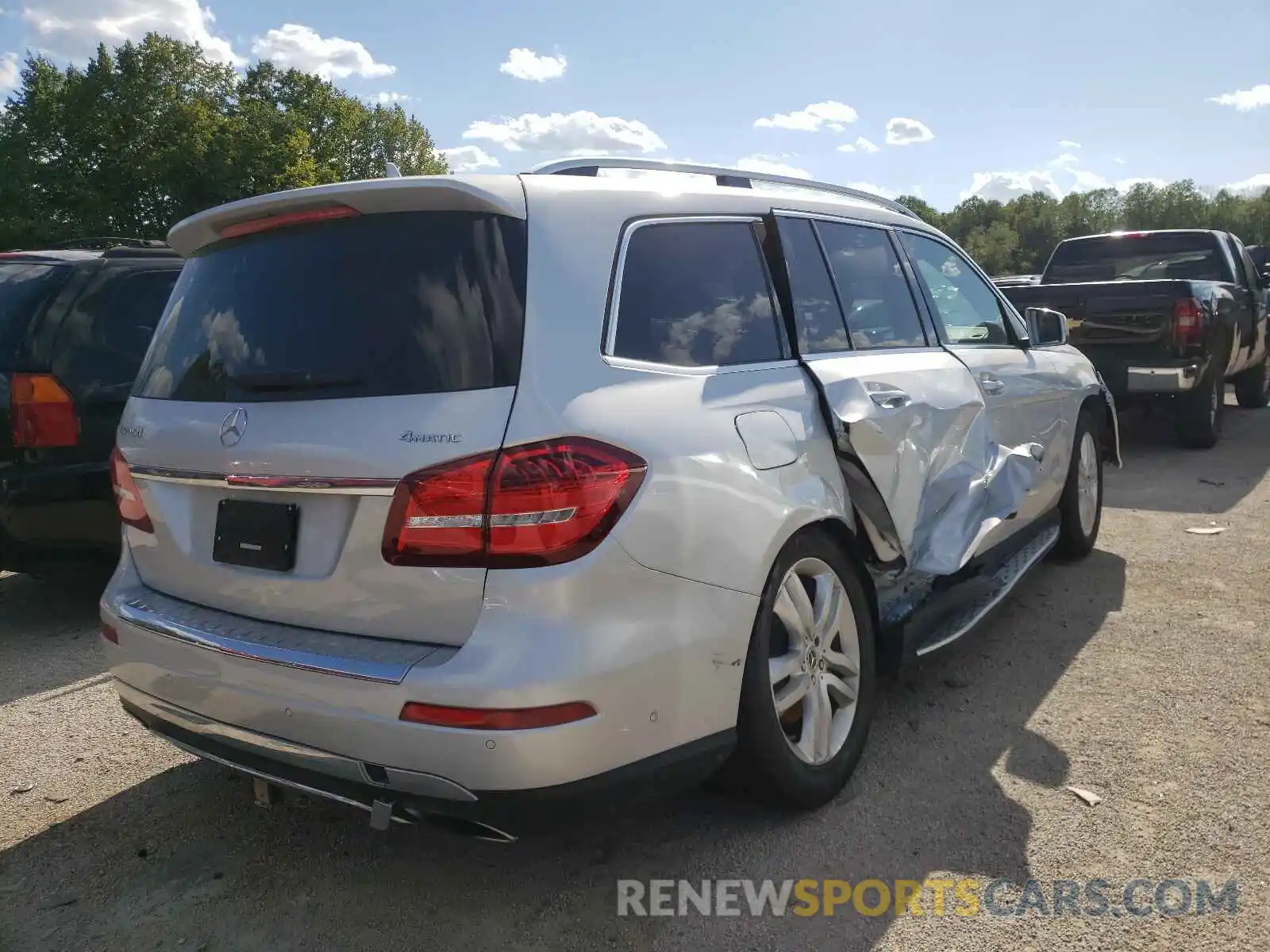 4 Photograph of a damaged car 4JGDF6EE2KB194363 MERCEDES-BENZ GLS-CLASS 2019