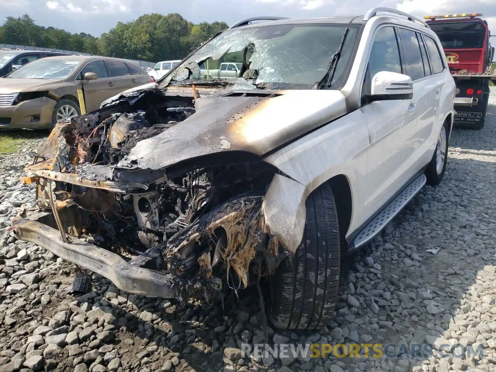 2 Photograph of a damaged car 4JGDF6EE2KB231816 MERCEDES-BENZ GLS-CLASS 2019