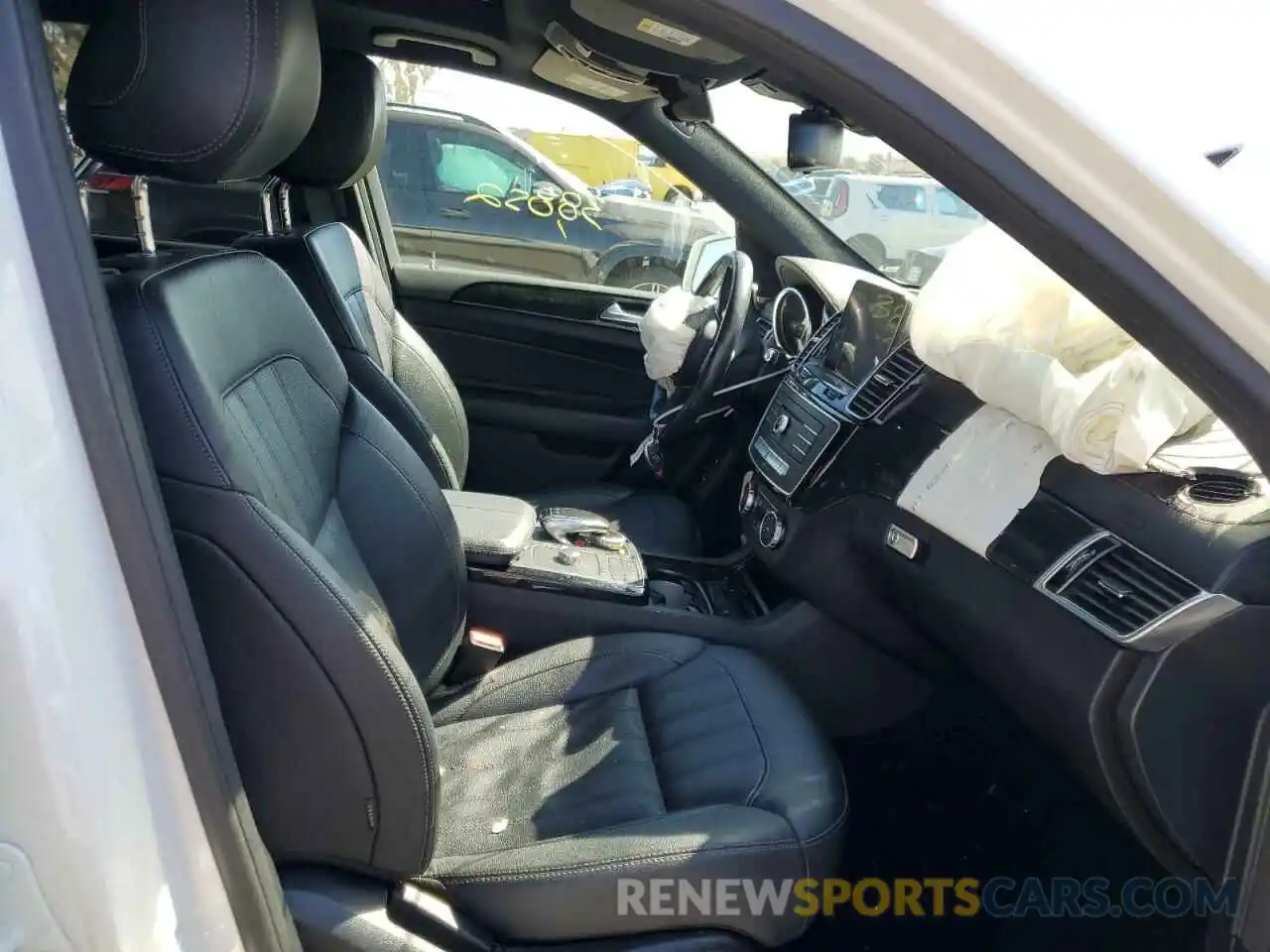 5 Photograph of a damaged car 4JGDF6EE2KB240841 MERCEDES-BENZ GLS-CLASS 2019