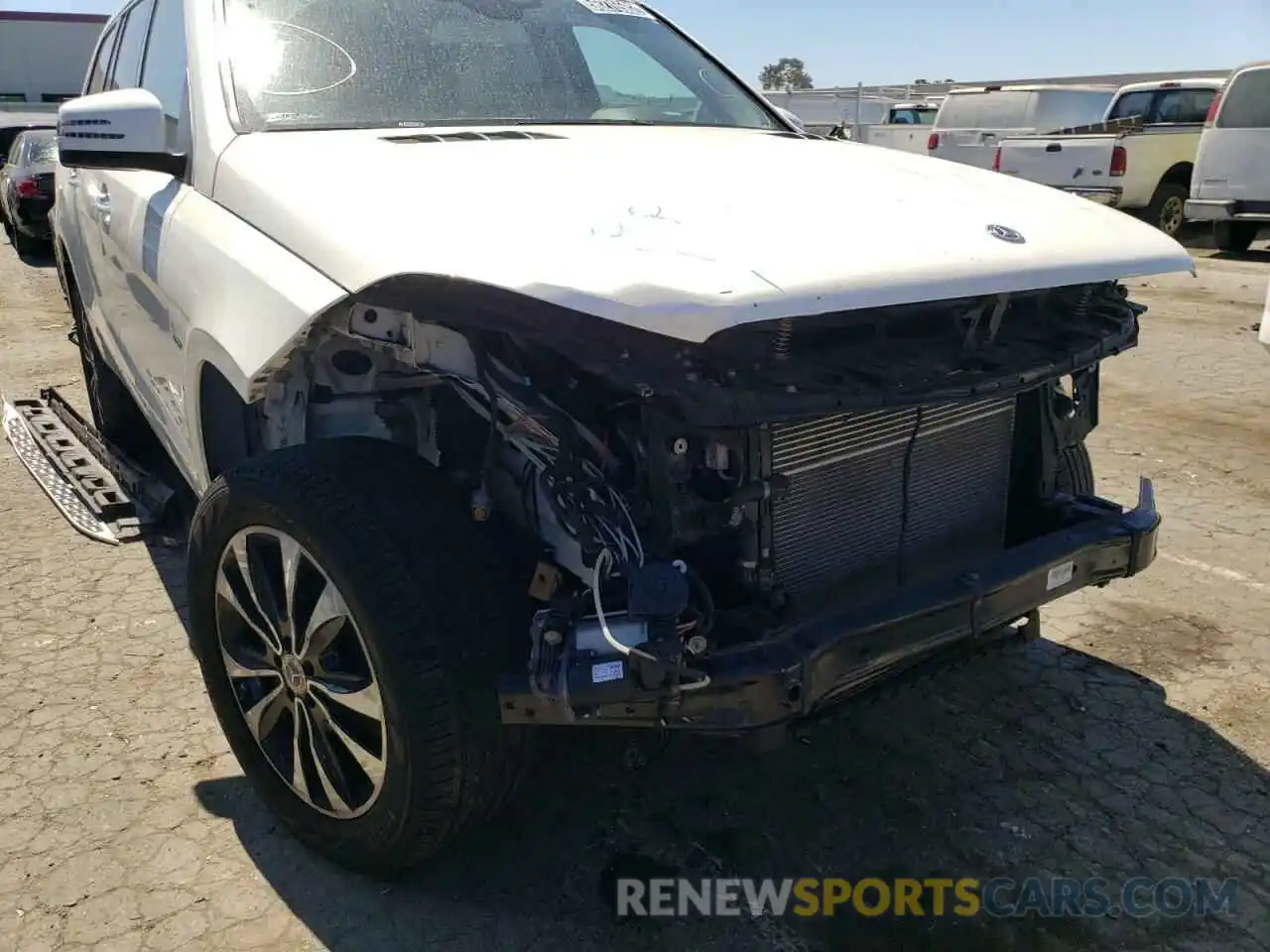 9 Photograph of a damaged car 4JGDF6EE3KB224938 MERCEDES-BENZ GLS-CLASS 2019