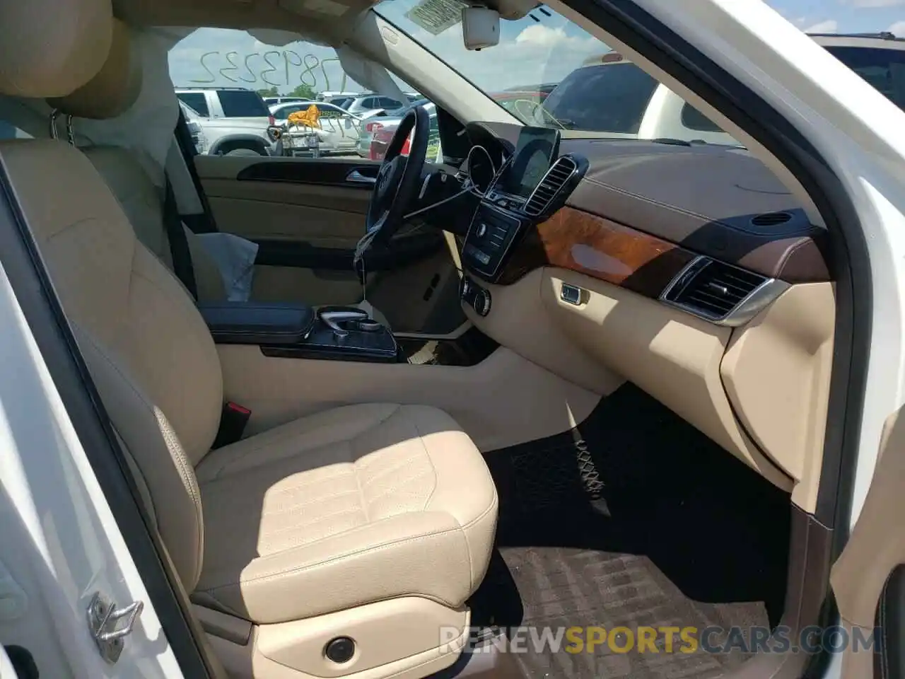 5 Photograph of a damaged car 4JGDF6EE3KB226009 MERCEDES-BENZ GLS-CLASS 2019