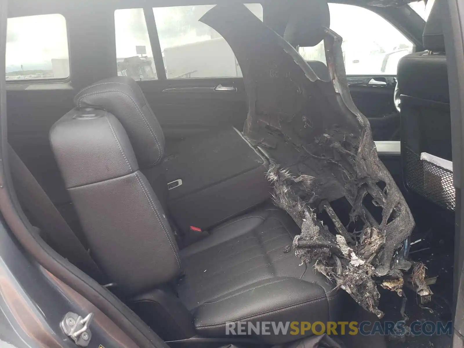 6 Photograph of a damaged car 4JGDF6EE3KB233252 MERCEDES-BENZ GLS-CLASS 2019