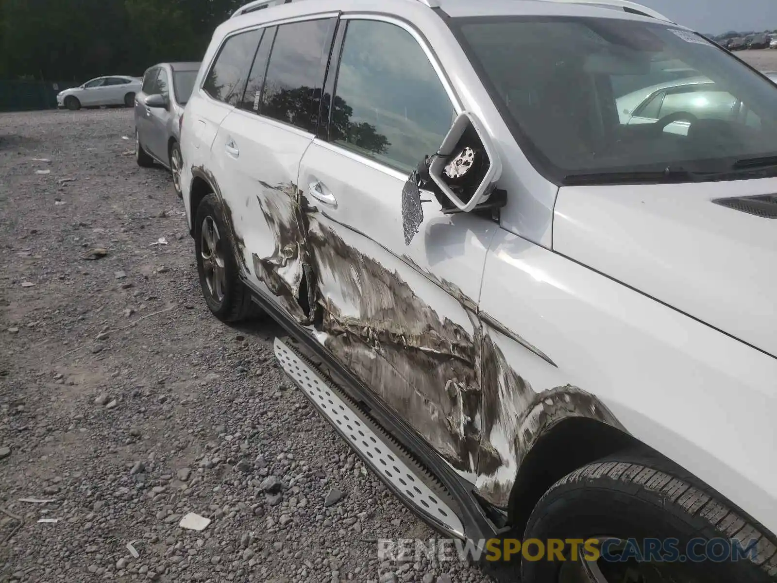 9 Photograph of a damaged car 4JGDF6EE3KB234305 MERCEDES-BENZ GLS-CLASS 2019