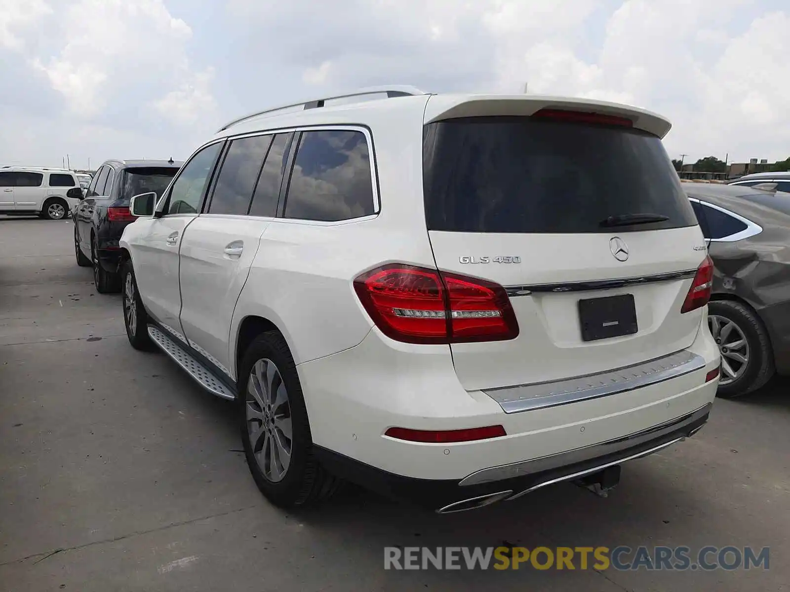 3 Photograph of a damaged car 4JGDF6EE4KB219957 MERCEDES-BENZ GLS-CLASS 2019