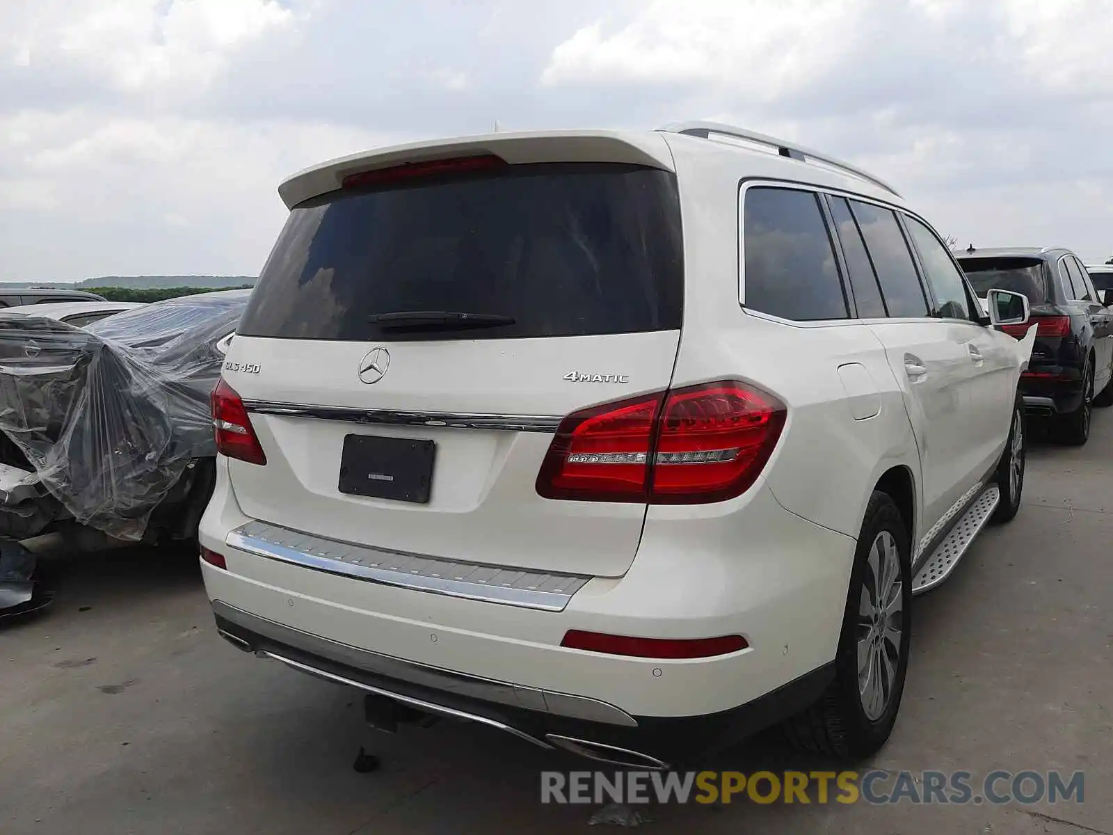 4 Photograph of a damaged car 4JGDF6EE4KB219957 MERCEDES-BENZ GLS-CLASS 2019