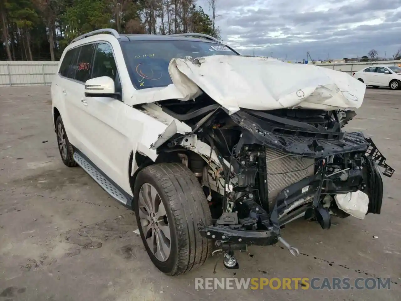 1 Photograph of a damaged car 4JGDF6EE4KB228061 MERCEDES-BENZ GLS-CLASS 2019