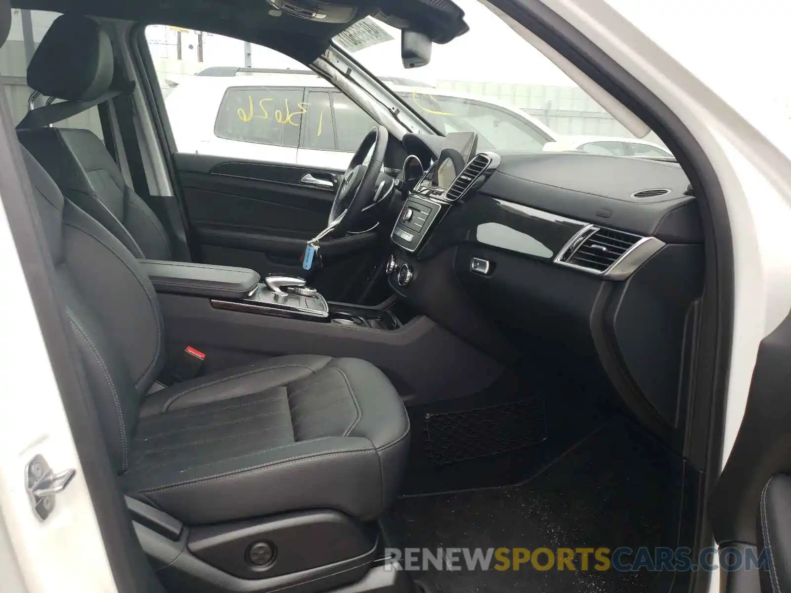 5 Photograph of a damaged car 4JGDF6EE4KB228108 MERCEDES-BENZ GLS-CLASS 2019