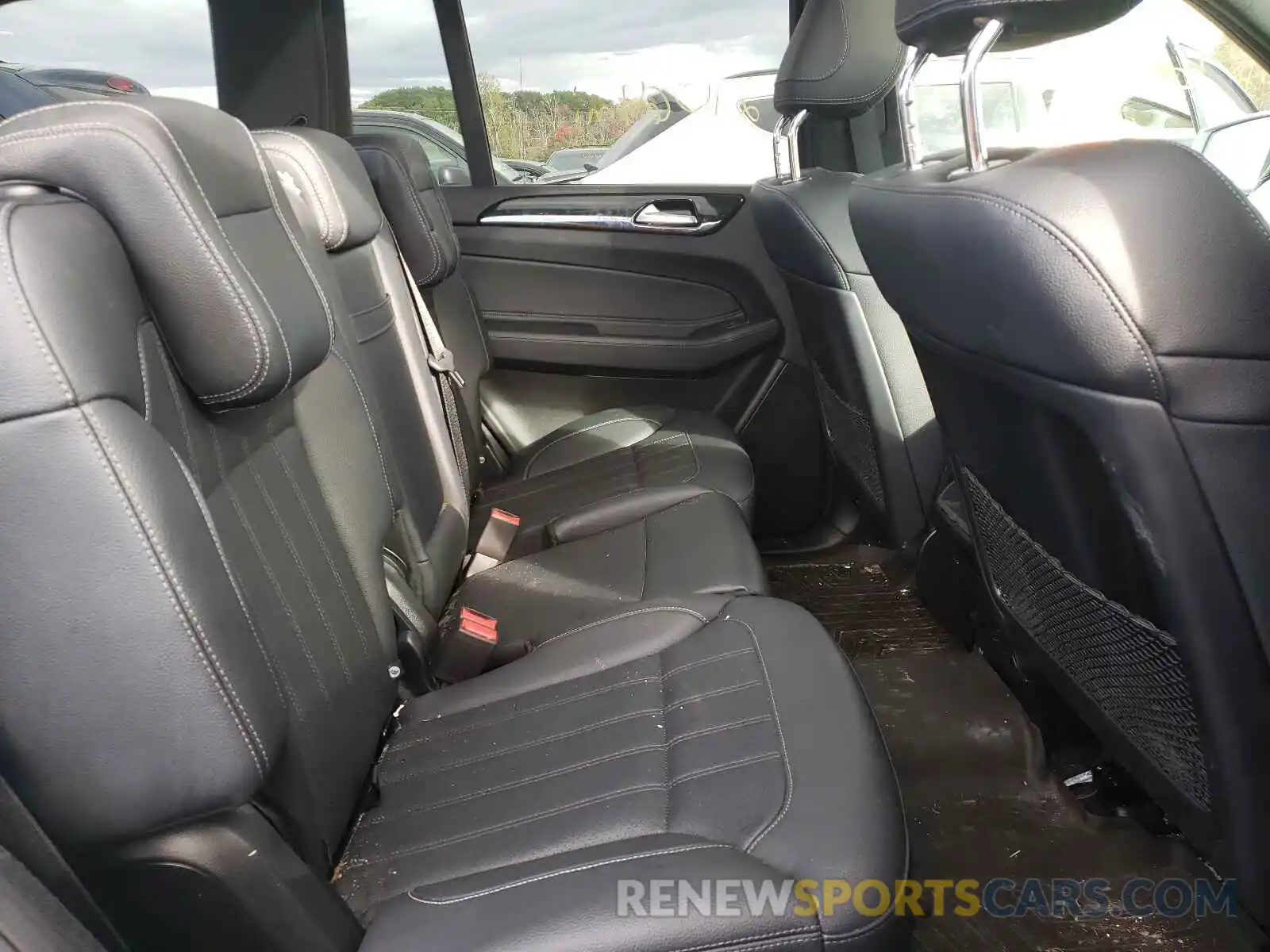 6 Photograph of a damaged car 4JGDF6EE4KB236385 MERCEDES-BENZ GLS-CLASS 2019