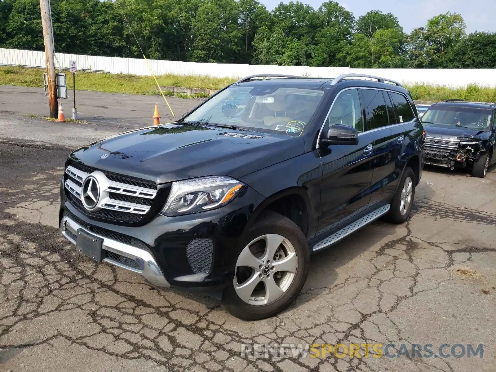 2 Photograph of a damaged car 4JGDF6EE5KB213018 MERCEDES-BENZ GLS-CLASS 2019