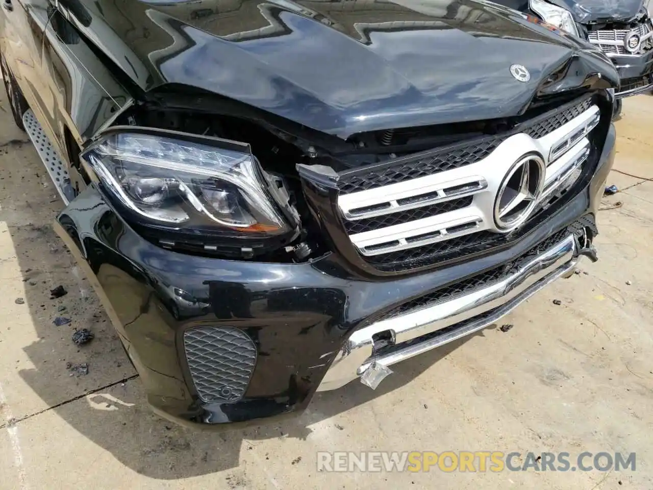 9 Photograph of a damaged car 4JGDF6EE6KB204246 MERCEDES-BENZ GLS-CLASS 2019