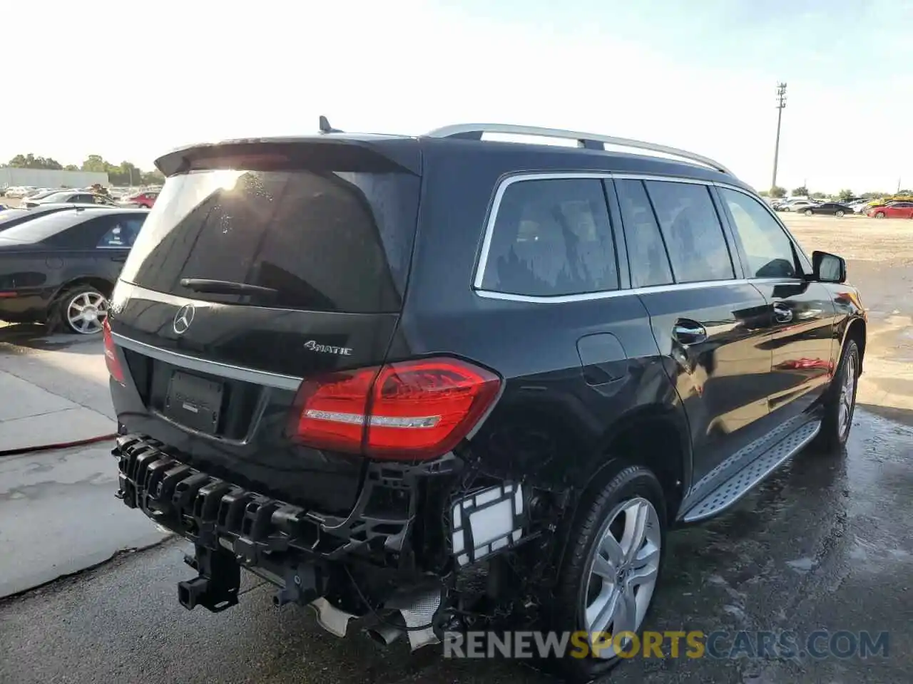 4 Photograph of a damaged car 4JGDF6EE7KB230032 MERCEDES-BENZ GLS-CLASS 2019