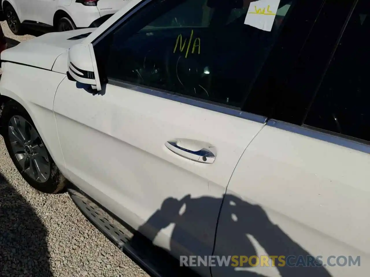 9 Photograph of a damaged car 4JGDF6EE8KB221114 MERCEDES-BENZ GLS-CLASS 2019