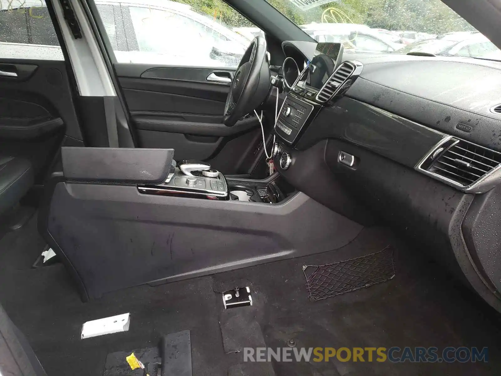 5 Photograph of a damaged car 4JGDF6EE8KB238088 MERCEDES-BENZ GLS-CLASS 2019