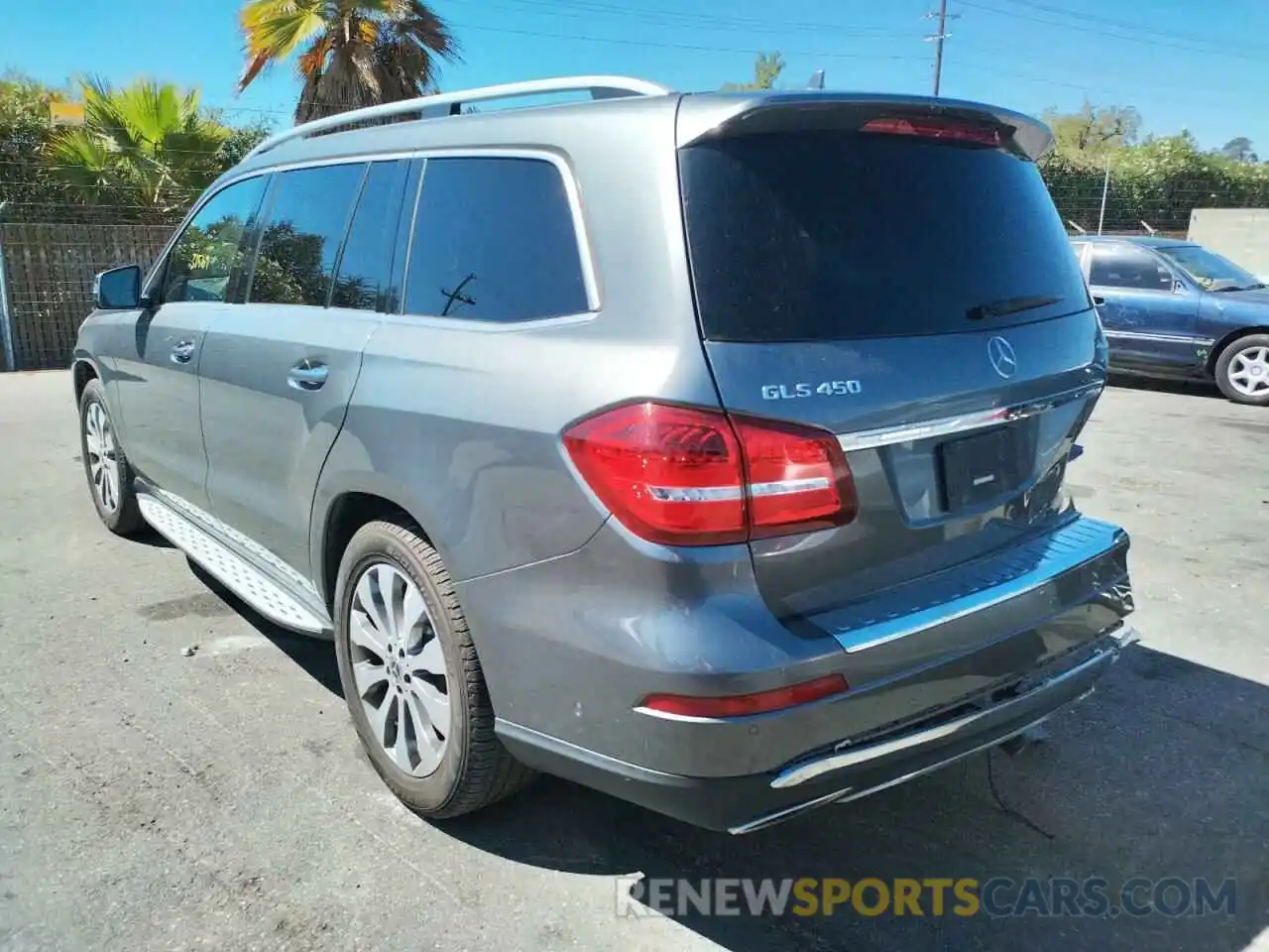 3 Photograph of a damaged car 4JGDF6EE8KB238589 MERCEDES-BENZ GLS-CLASS 2019