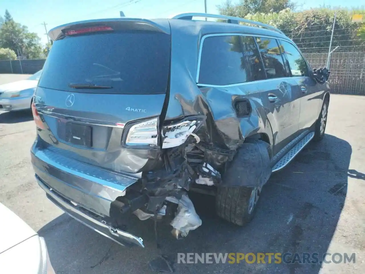 4 Photograph of a damaged car 4JGDF6EE8KB238589 MERCEDES-BENZ GLS-CLASS 2019