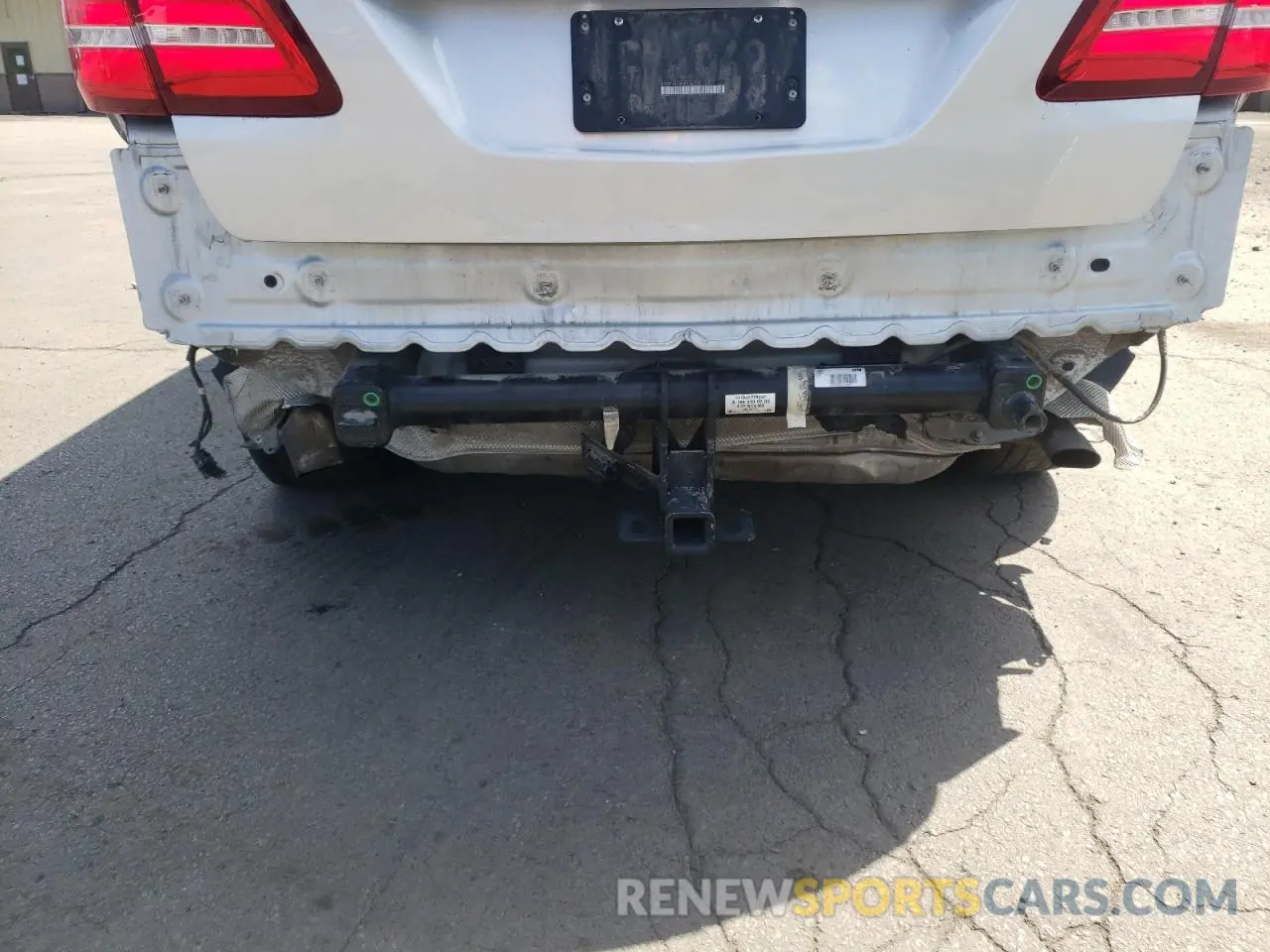 9 Photograph of a damaged car 4JGDF6EEXKB198225 MERCEDES-BENZ GLS-CLASS 2019