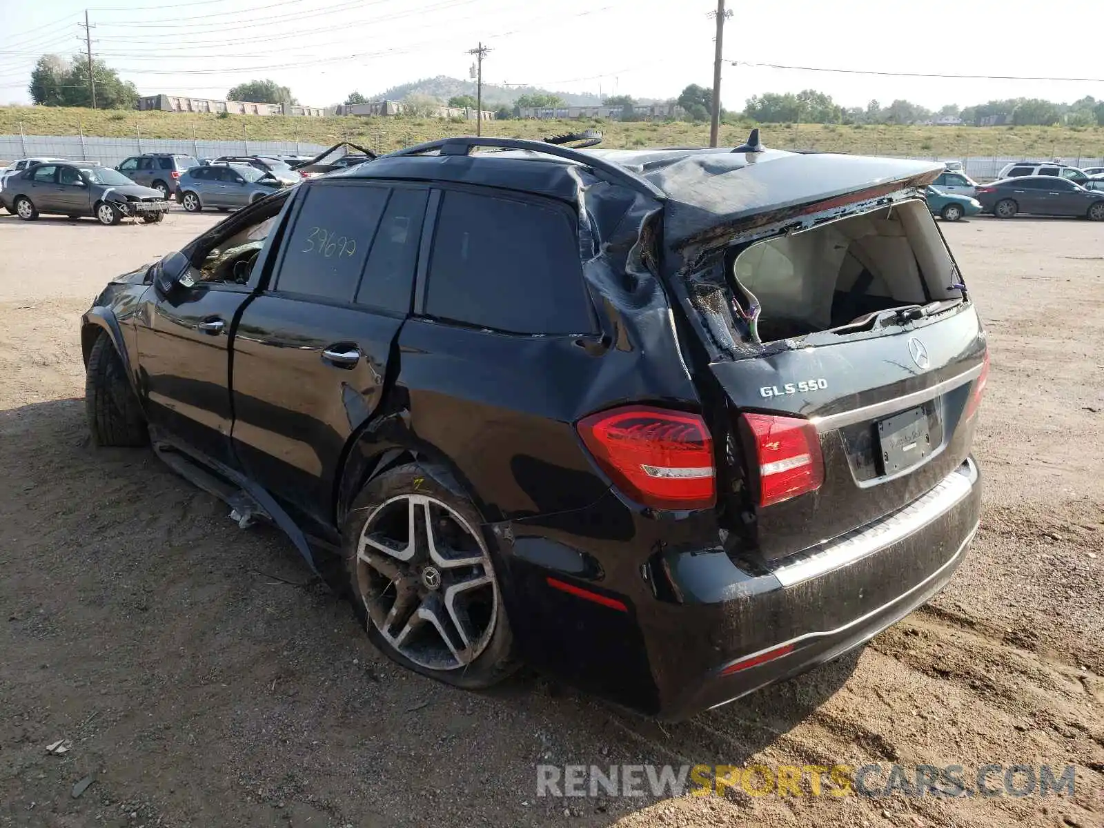 3 Photograph of a damaged car 4JGDF7DE1KB220636 MERCEDES-BENZ GLS-CLASS 2019