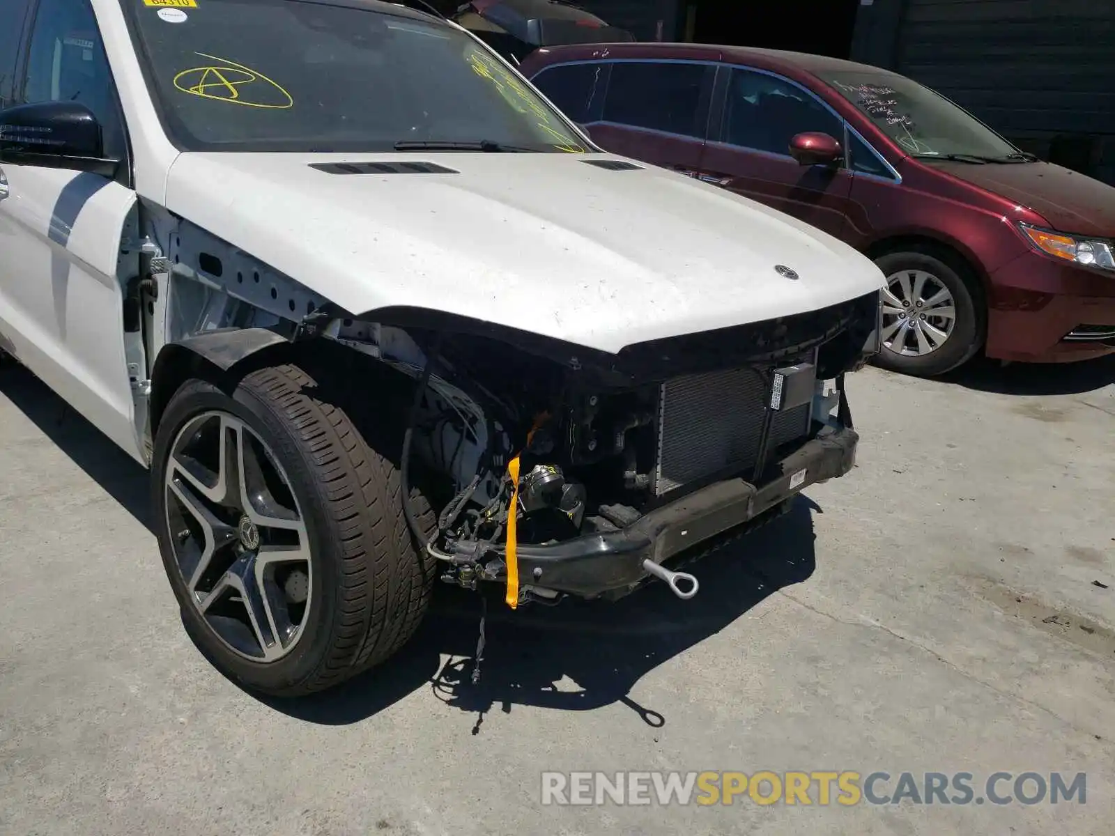 9 Photograph of a damaged car 4JGDF7DE9KB208556 MERCEDES-BENZ GLS-CLASS 2019