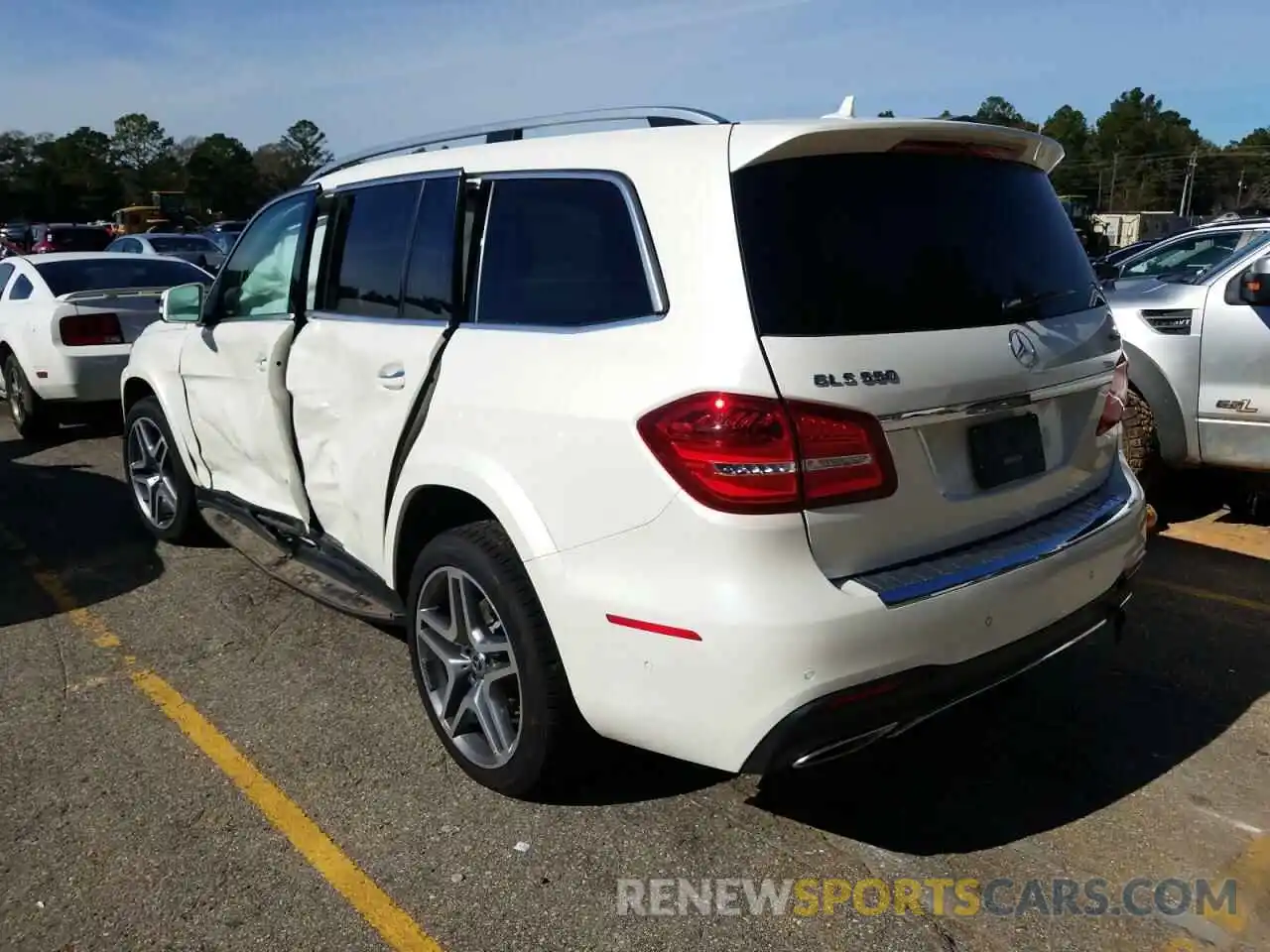 3 Photograph of a damaged car 4JGDF7DE9KB210811 MERCEDES-BENZ GLS-CLASS 2019