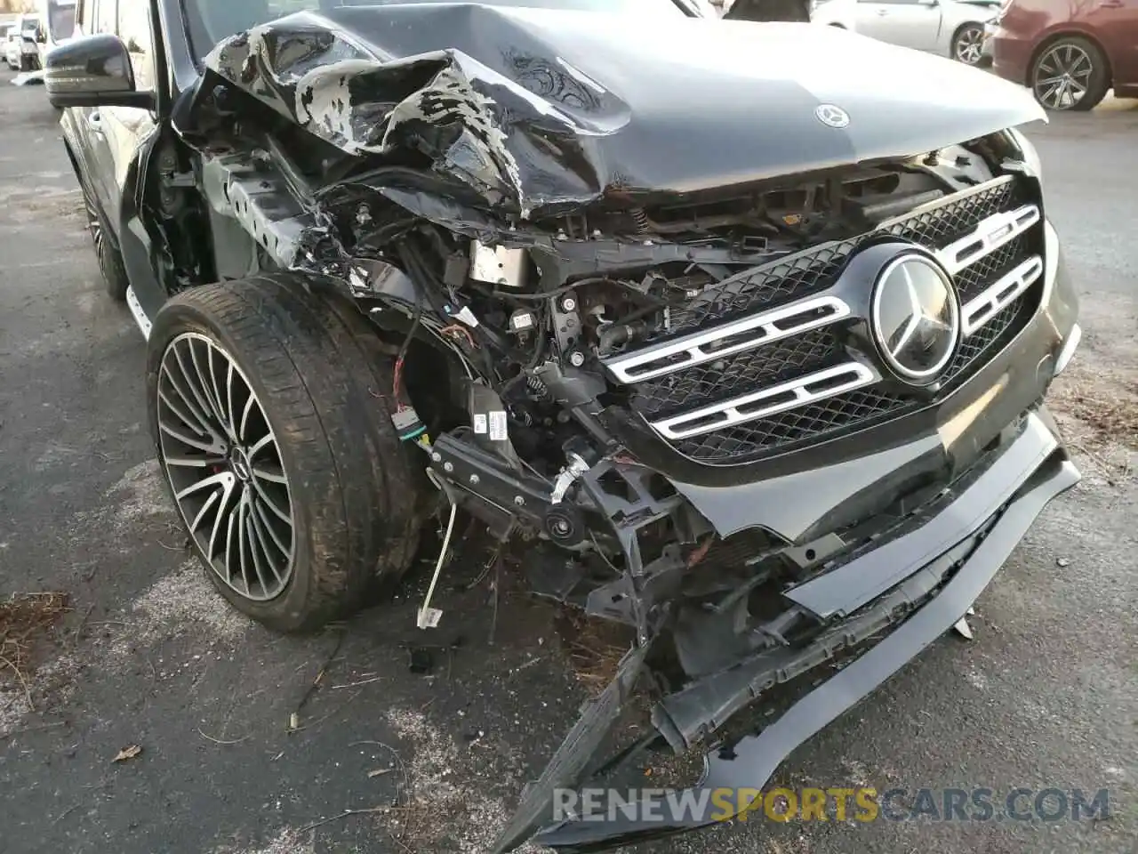 9 Photograph of a damaged car 4JGDF7FE7KB224560 MERCEDES-BENZ GLS-CLASS 2019