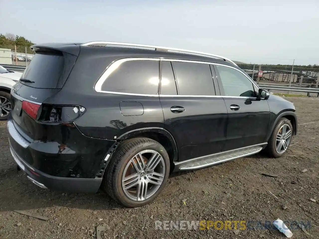 3 Photograph of a damaged car 4JGFF5KE4NA710045 MERCEDES-BENZ GLS-CLASS 2022