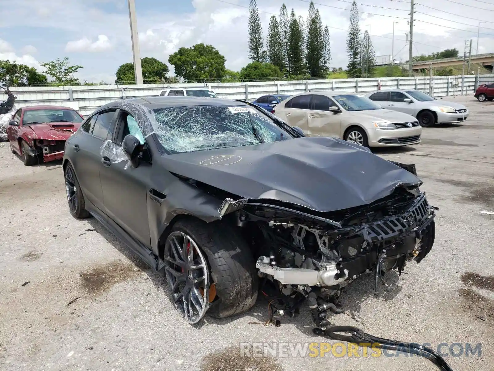 1 Photograph of a damaged car WDD7X8KB8LA015213 MERCEDES-BENZ GT-CLASS 2020