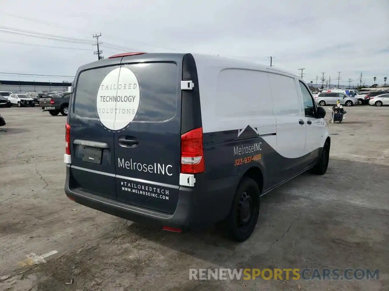 4 Photograph of a damaged car WD3PG3EA9K3604509 MERCEDES-BENZ METRIS 2019