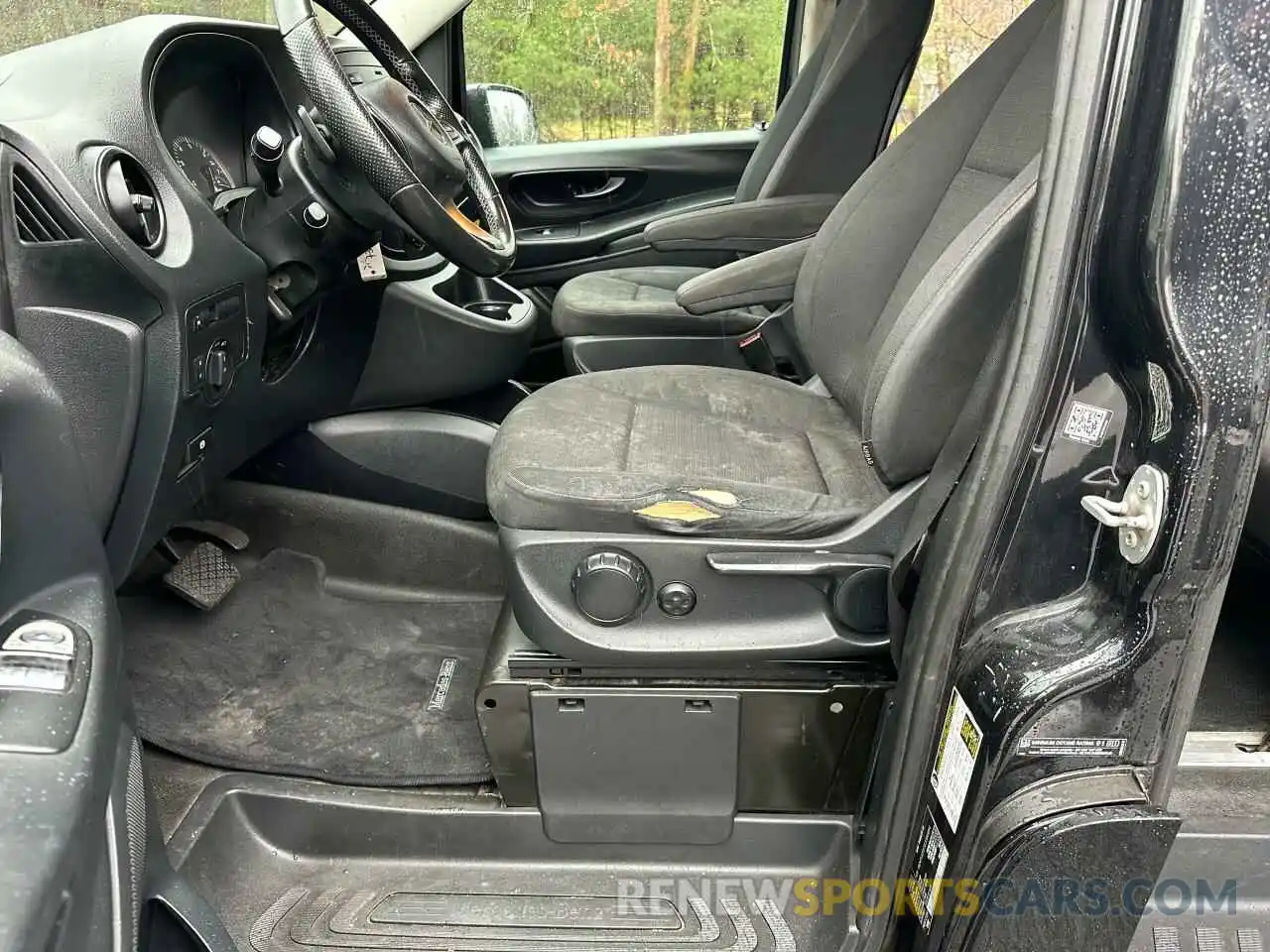 14 Photograph of a damaged car WD4PG2EE3K3580894 MERCEDES-BENZ METRIS 2019