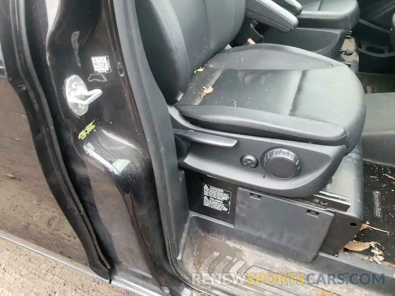 9 Photograph of a damaged car WD4PG2EE3K3595007 MERCEDES-BENZ METRIS 2019