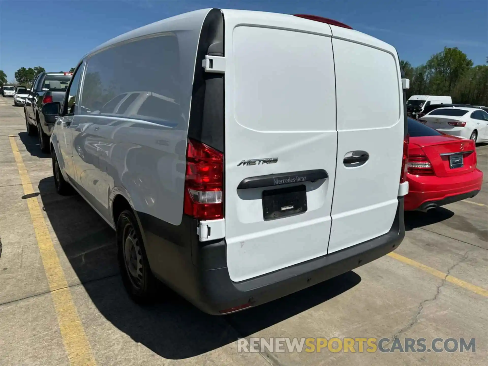 15 Photograph of a damaged car W1YV0BEYXL3758877 MERCEDES-BENZ METRIS 2020