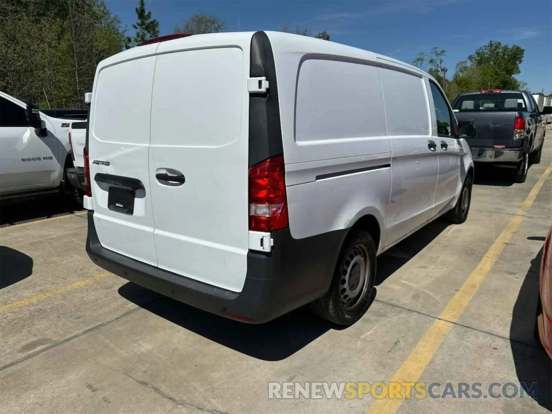 19 Photograph of a damaged car W1YV0BEYXL3758877 MERCEDES-BENZ METRIS 2020