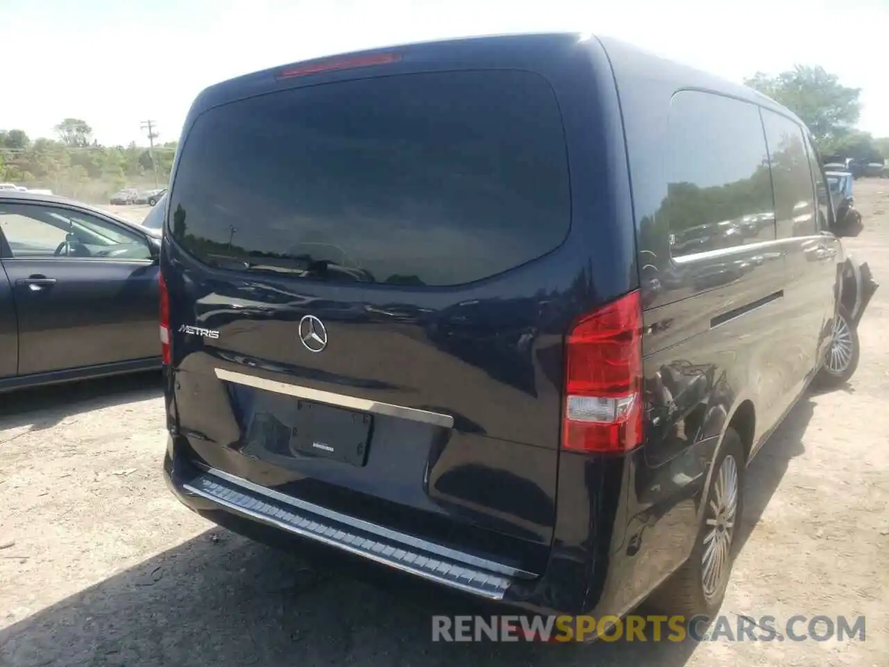 4 Photograph of a damaged car W1YV0CEY4L3684927 MERCEDES-BENZ METRIS 2020