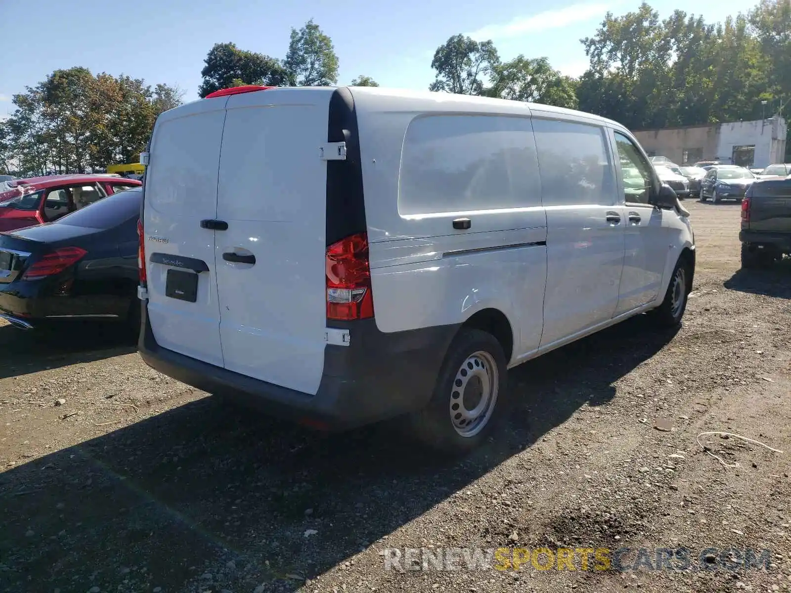 4 Photograph of a damaged car WD3PG3EA2L3677920 MERCEDES-BENZ METRIS 2020