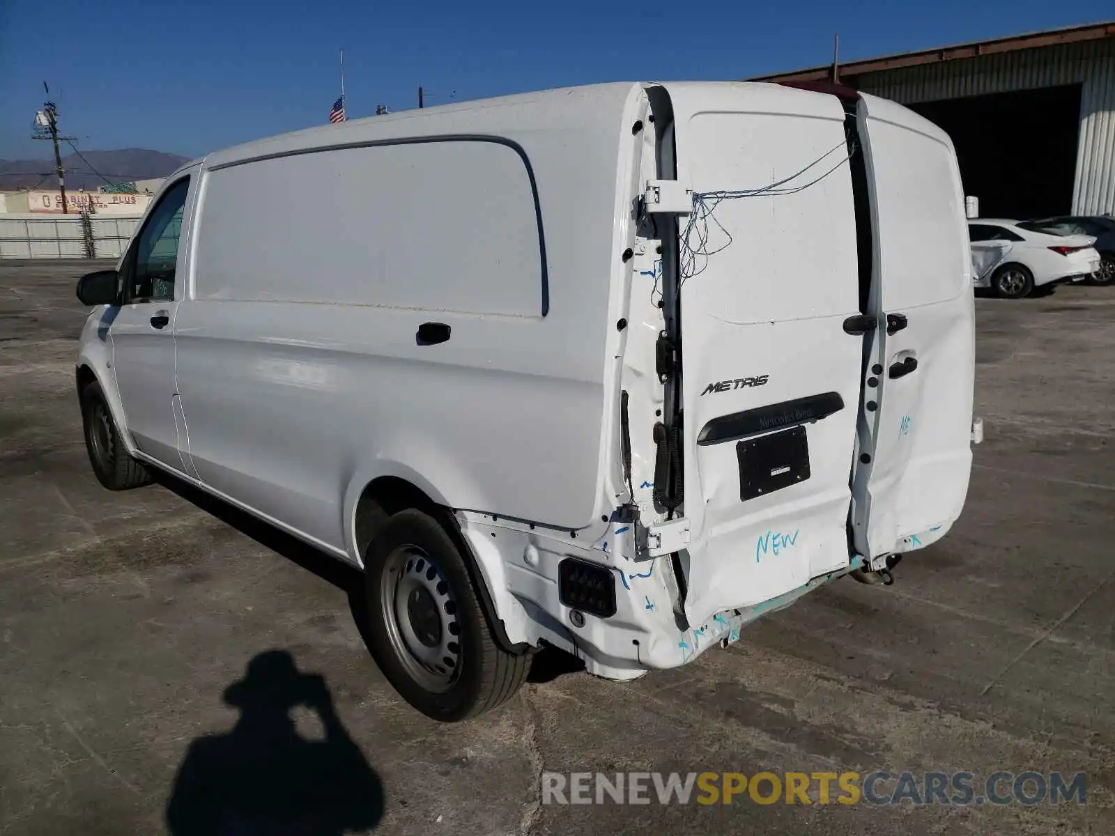 3 Photograph of a damaged car WD3PG3EA9L3641075 MERCEDES-BENZ METRIS 2020