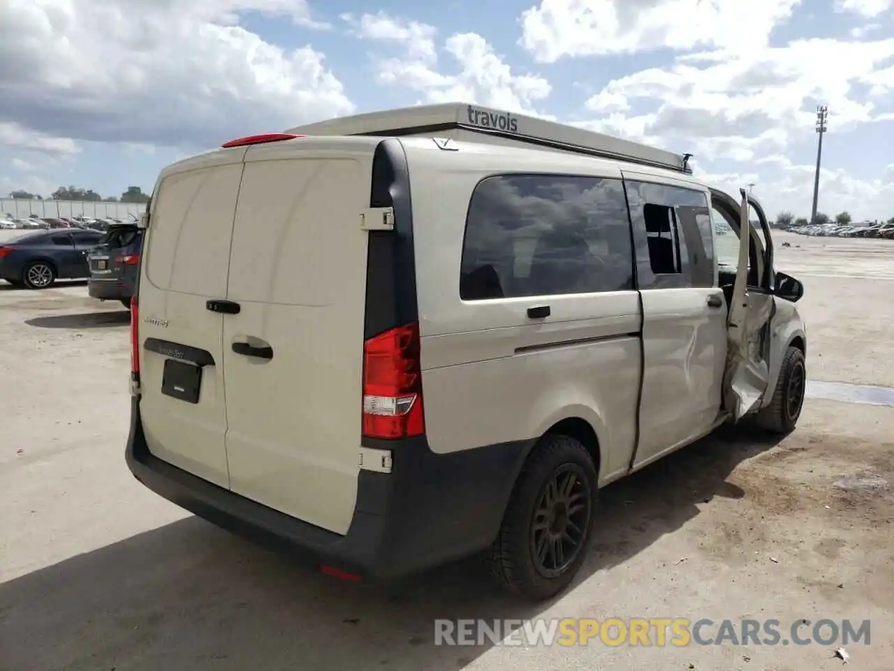 4 Photograph of a damaged car WD3PG3EA9L3648141 MERCEDES-BENZ METRIS 2020