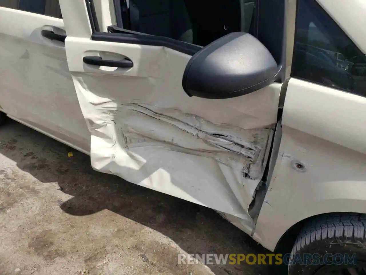 9 Photograph of a damaged car WD3PG3EA9L3648141 MERCEDES-BENZ METRIS 2020