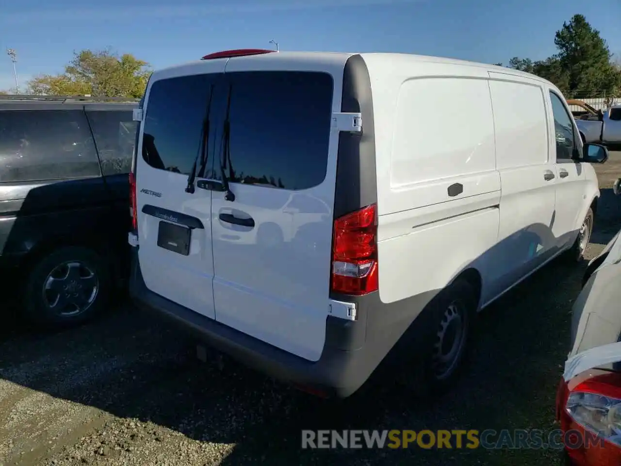 4 Photograph of a damaged car W1YV0BEY3M3863584 MERCEDES-BENZ METRIS 2021